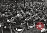 Image ELE GA soldats en ligne mess United States USA, 1917, de la seconde 27 séquences d'archives historiques vidéo 65675065358
