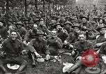 Image ELE GA soldats en ligne mess United States USA, 1917, de la seconde 31 séquences d'archives historiques vidéo 65675065358