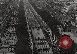 Standbild französische Truppen Frankreich, 1919, aus Sekunde 27 historischem Filmmaterial Videoclip 65675065365