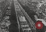 Standbild französische Truppen Frankreich, 1919, aus Sekunde 32 historischem Filmmaterial Videoclip 65675065365