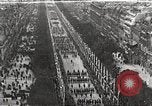 Standbild französische Truppen Frankreich, 1919, aus Sekunde 33 historischem Filmmaterial Videoclip 65675065365