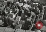 Standbild Versand von Lebensmitteln Athen Griechenland, 1948, aus Sekunde 36 historischem Filmmaterial Videoclip 65675065375