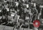 Standbild Versand von Lebensmitteln Athen Griechenland, 1948, aus Sekunde 37 historischem Filmmaterial Videoclip 65675065375