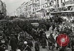 Immagine di Greco prigionieri ribelli Atene GRECIA, 1946, secondo 5 filmato di repertorio 65675065376