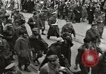 Immagine di Greco prigionieri ribelli Atene GRECIA, 1946, secondo 11 filmato di repertorio 65675065376