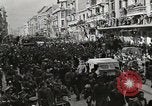 Immagine di Greco prigionieri ribelli Atene GRECIA, 1946, secondo 17 filmato di repertorio 65675065376