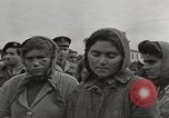 Immagine di Greco prigionieri ribelli Atene GRECIA, 1946, secondo 42 filmato di repertorio 65675065376