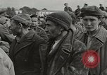 Immagine di Greco prigionieri ribelli Atene GRECIA, 1946, secondo 45 filmato di repertorio 65675065376