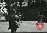 Immagine di Fanteria e serbatoi Mayenne Francia, 1944, secondo 21 filmato di repertorio 65675065388