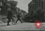 Immagine di Fanteria e serbatoi Mayenne Francia, 1944, secondo 28 filmato di repertorio 65675065388
