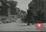 Immagine di Fanteria e serbatoi Mayenne Francia, 1944, secondo 29 filmato di repertorio 65675065388