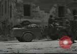 Immagine di Fanteria e serbatoi Mayenne Francia, 1944, secondo 32 filmato di repertorio 65675065388