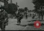 Immagine di Fanteria e serbatoi Mayenne Francia, 1944, secondo 37 filmato di repertorio 65675065388