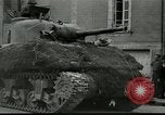 Immagine di Serbatoi e la fanteria Francia, 1944, secondo 1 filmato di repertorio 65675065389