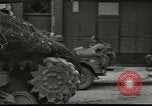 Immagine di Serbatoi e la fanteria Francia, 1944, secondo 5 filmato di repertorio 65675065389