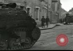 Immagine di Serbatoi e la fanteria Francia, 1944, secondo 8 filmato di repertorio 65675065389