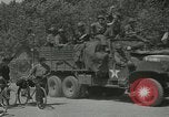 Immagine di Serbatoi e la fanteria Francia, 1944, secondo 36 filmato di repertorio 65675065389