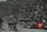 Immagine di Serbatoi e la fanteria Francia, 1944, secondo 37 filmato di repertorio 65675065389