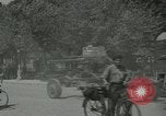 Immagine di Serbatoi e la fanteria Francia, 1944, secondo 40 filmato di repertorio 65675065389
