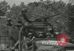 Immagine di Serbatoi e la fanteria Francia, 1944, secondo 52 filmato di repertorio 65675065389