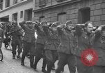 Immagine di Prigionieri tedeschi Francia, 1944, secondo 31 filmato di repertorio 65675065392