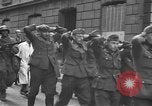 Immagine di Prigionieri tedeschi Francia, 1944, secondo 33 filmato di repertorio 65675065392