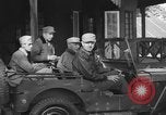 Immagine di Conferenza di Generali Myitkyina Birmania, 1945, secondo 56 filmato di repertorio 65675065395