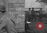 Standbild Deutsche spy ausgeführt durch US-Erschießungskommando Toul Frankreich, 1944, aus Sekunde 6 historischem Filmmaterial Videoclip 65675065399