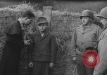 Standbild Deutsche spy ausgeführt durch US-Erschießungskommando Toul Frankreich, 1944, aus Sekunde 15 historischem Filmmaterial Videoclip 65675065399