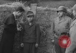 Standbild Deutsche spy ausgeführt durch US-Erschießungskommando Toul Frankreich, 1944, aus Sekunde 16 historischem Filmmaterial Videoclip 65675065399