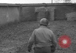 Standbild Deutsche spy ausgeführt durch US-Erschießungskommando Toul Frankreich, 1944, aus Sekunde 18 historischem Filmmaterial Videoclip 65675065399