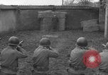 Standbild Deutsche spy ausgeführt durch US-Erschießungskommando Toul Frankreich, 1944, aus Sekunde 25 historischem Filmmaterial Videoclip 65675065399