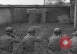 Standbild Deutsche spy ausgeführt durch US-Erschießungskommando Toul Frankreich, 1944, aus Sekunde 26 historischem Filmmaterial Videoclip 65675065399