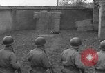 Standbild Deutsche spy ausgeführt durch US-Erschießungskommando Toul Frankreich, 1944, aus Sekunde 30 historischem Filmmaterial Videoclip 65675065399
