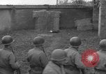 Standbild Deutsche spy ausgeführt durch US-Erschießungskommando Toul Frankreich, 1944, aus Sekunde 31 historischem Filmmaterial Videoclip 65675065399