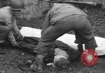 Standbild Deutsche spy ausgeführt durch US-Erschießungskommando Toul Frankreich, 1944, aus Sekunde 48 historischem Filmmaterial Videoclip 65675065399