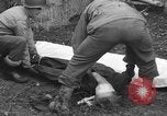 Standbild Deutsche spy ausgeführt durch US-Erschießungskommando Toul Frankreich, 1944, aus Sekunde 49 historischem Filmmaterial Videoclip 65675065399