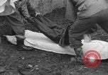 Standbild Deutsche spy ausgeführt durch US-Erschießungskommando Toul Frankreich, 1944, aus Sekunde 52 historischem Filmmaterial Videoclip 65675065399