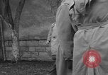 Standbild Deutsche spy ausgeführt durch US-Erschießungskommando Toul Frankreich, 1944, aus Sekunde 55 historischem Filmmaterial Videoclip 65675065399