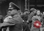 Immagine di Versione di prova di traditori francese Francia, 1945, secondo 61 filmato di repertorio 65675065401