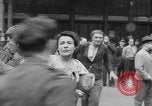 Immagine di Versione di prova di traditori francese Francia, 1945, secondo 62 filmato di repertorio 65675065401