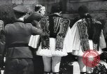 Image Gardes militaires grec Evzone Athènes Grèce, 1941, de la seconde 23 séquences d'archives historiques vidéo 65675065408