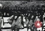 Image Gardes militaires grec Evzone Athènes Grèce, 1941, de la seconde 35 séquences d'archives historiques vidéo 65675065408
