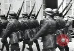 Standbild Marschall Petain Frankreich, 1940, aus Sekunde 53 historischem Filmmaterial Videoclip 65675065411