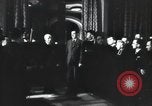 Standbild Marschall Petain interviewt Frankreich, 1940, aus Sekunde 3 historischem Filmmaterial Videoclip 65675065412