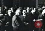 Standbild Marschall Petain interviewt Frankreich, 1940, aus Sekunde 11 historischem Filmmaterial Videoclip 65675065412