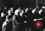 Standbild Marschall Petain interviewt Frankreich, 1940, aus Sekunde 12 historischem Filmmaterial Videoclip 65675065412