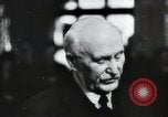 Standbild Marschall Petain interviewt Frankreich, 1940, aus Sekunde 14 historischem Filmmaterial Videoclip 65675065412