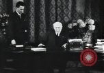 Standbild Marschall Petain interviewt Frankreich, 1940, aus Sekunde 37 historischem Filmmaterial Videoclip 65675065412