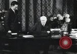 Standbild Marschall Petain interviewt Frankreich, 1940, aus Sekunde 40 historischem Filmmaterial Videoclip 65675065412